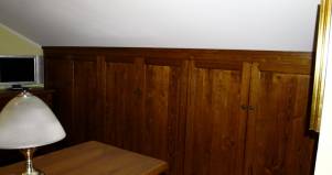 Armadio legno mansardato 4 su misura